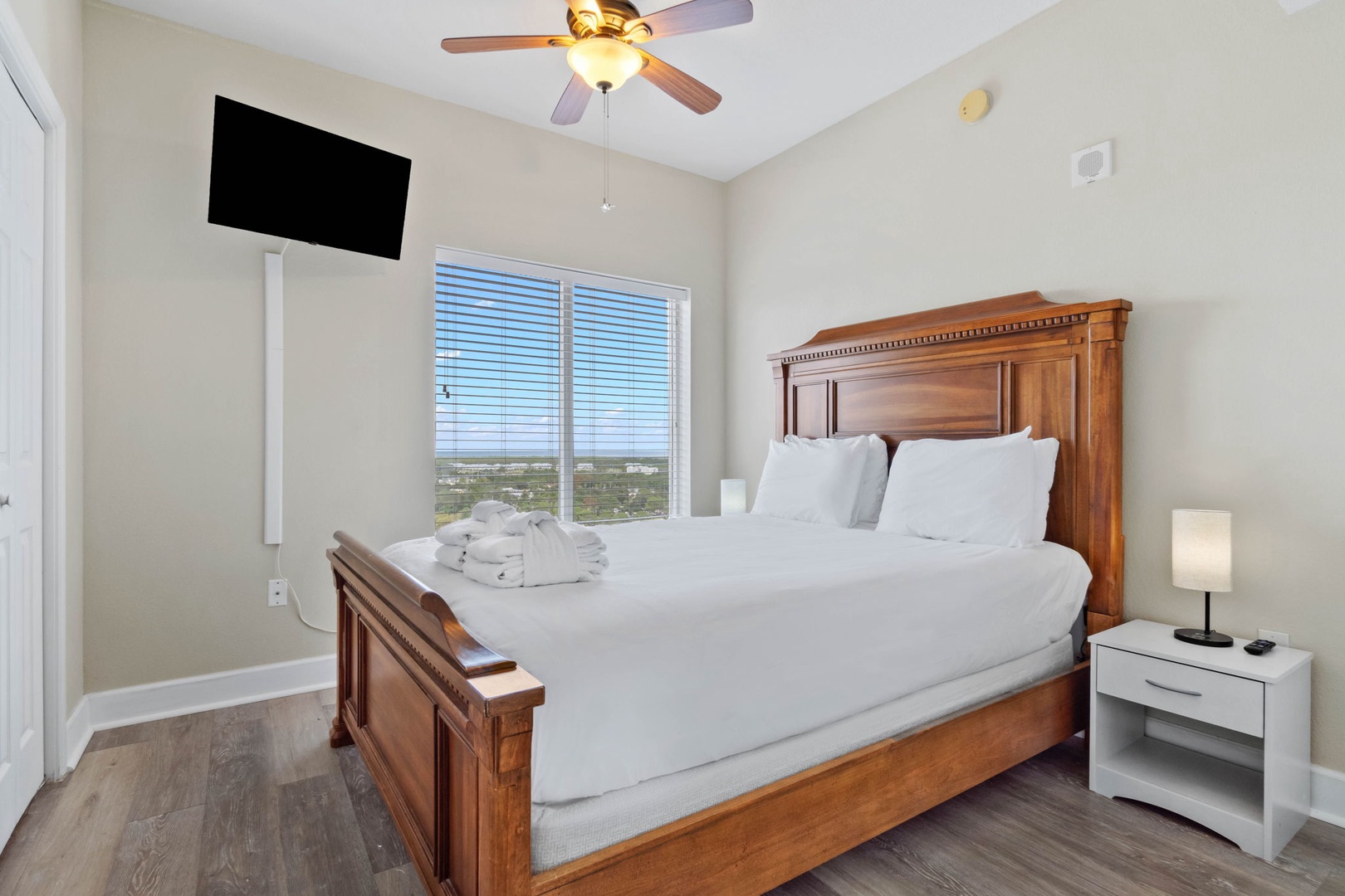 Ensuite Queen bedroom
