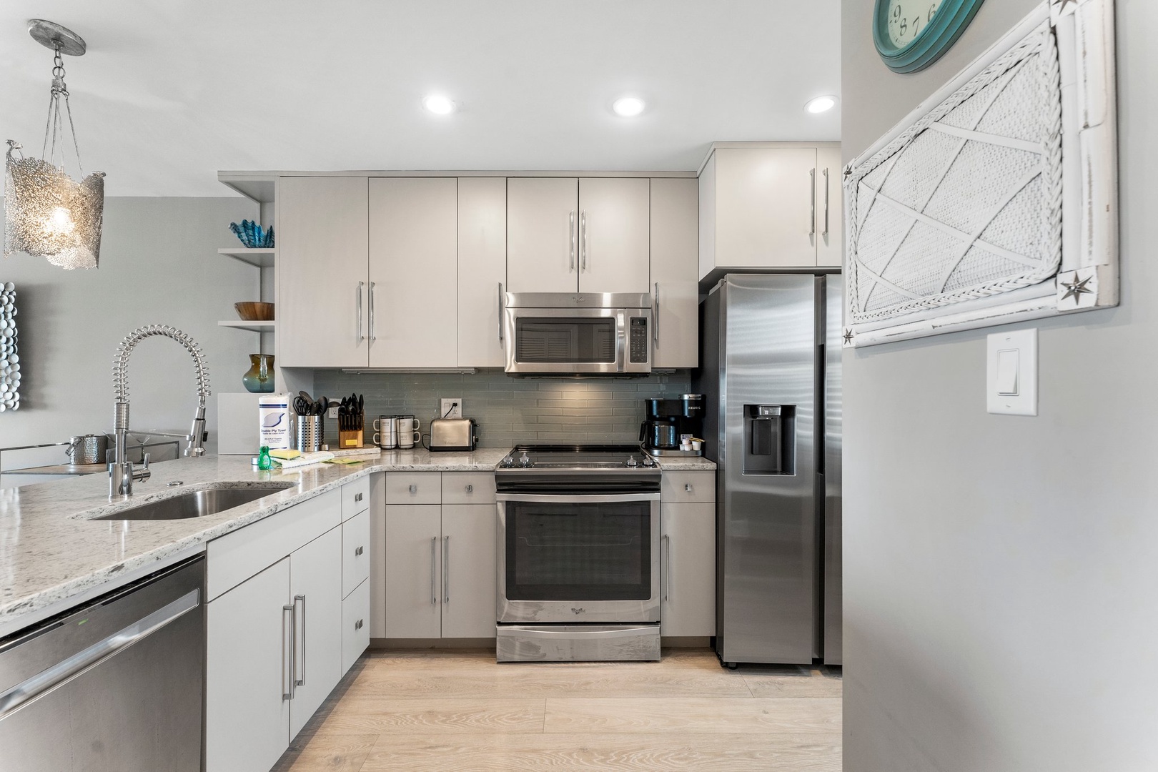 Fully applianced kitchen