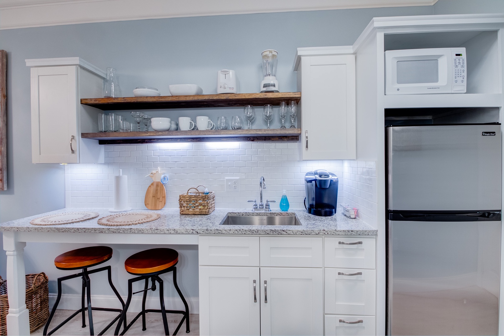 Kitchenette with seating area
