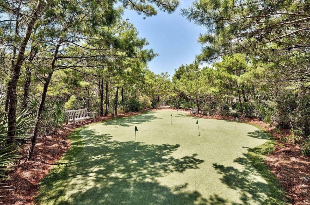 Complex golf course