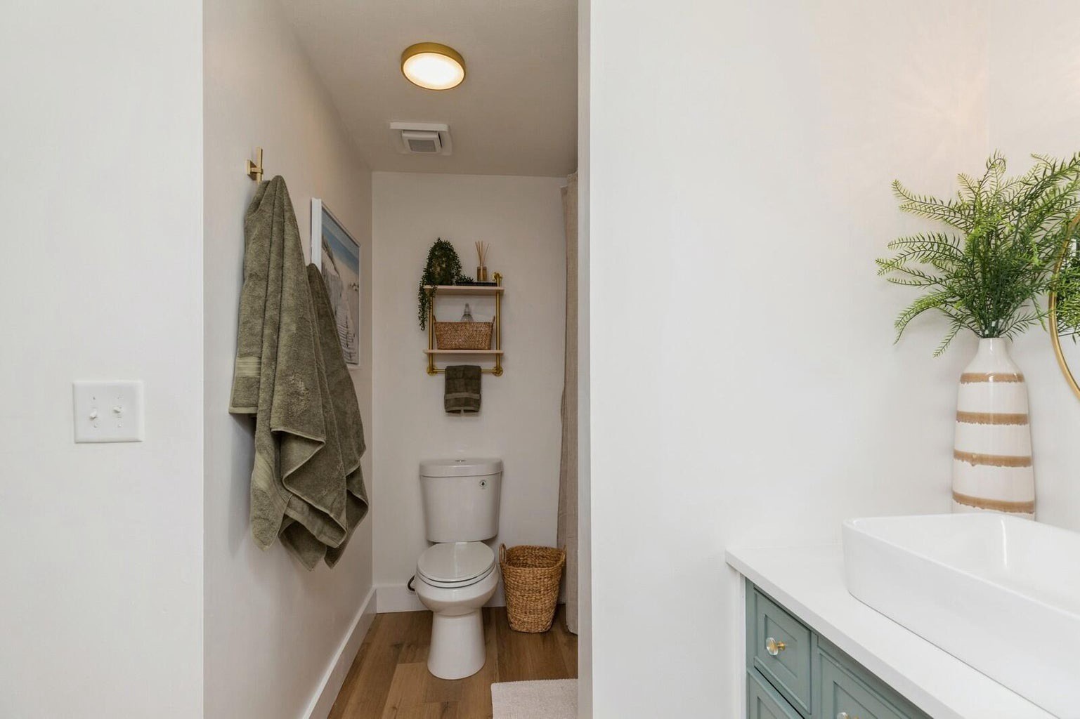 Ensuite bathroom with shower and tub combo