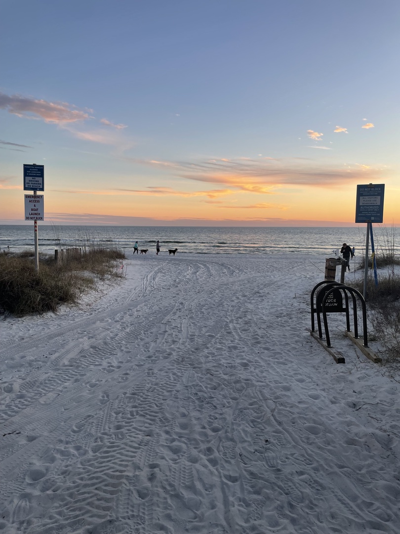 Inlet Beach Access-Gulf access 800 feet from the home