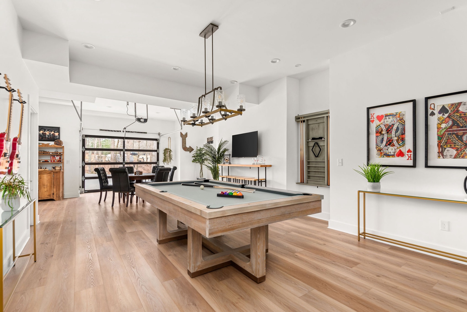 Downstairs Pool table/Game room