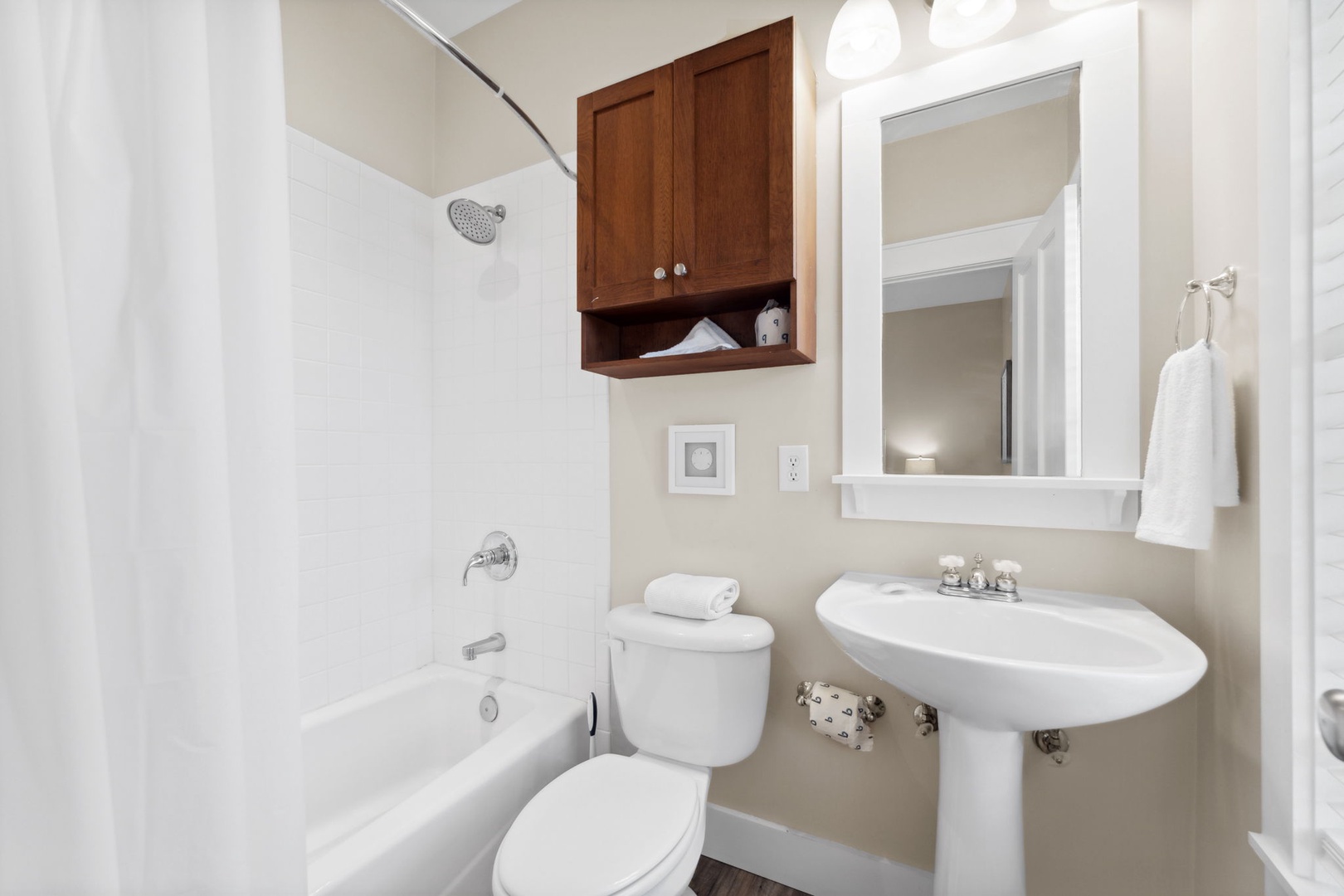 Ensuite King Bedroom with with Balcony Access