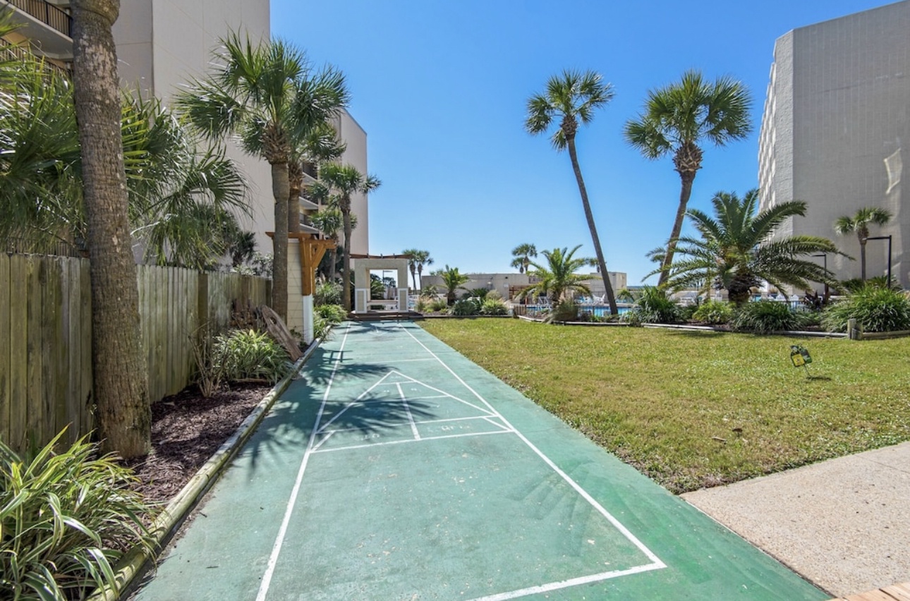 Outdoor shuffleboard