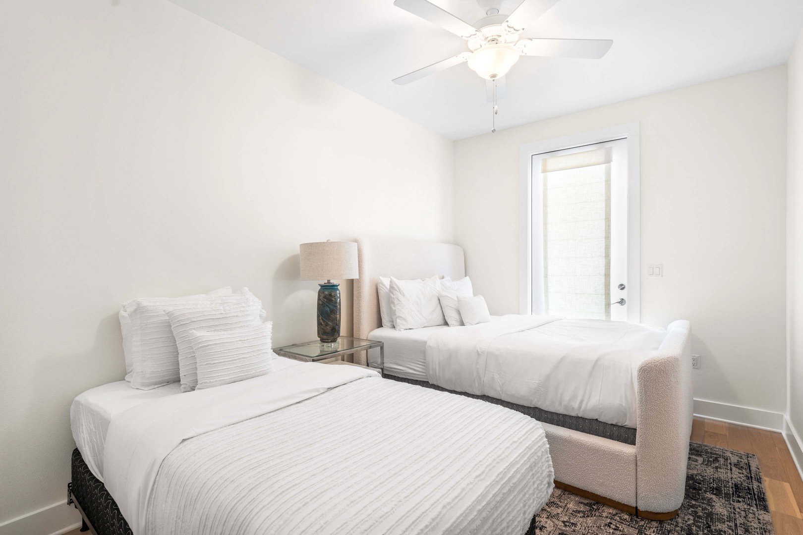 Third bedroom with twin bed and queen bed (sleeps 3)