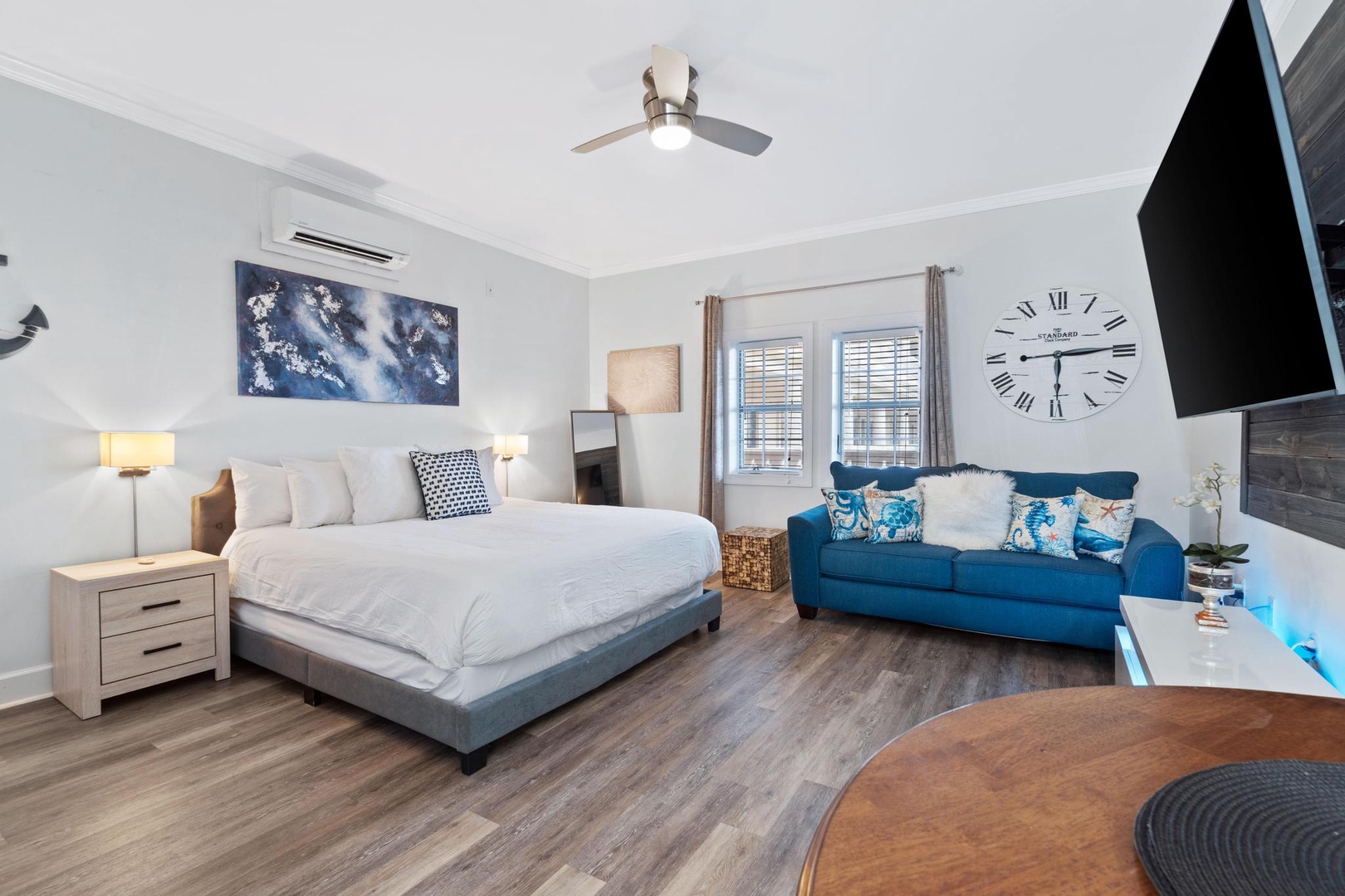 King size bed