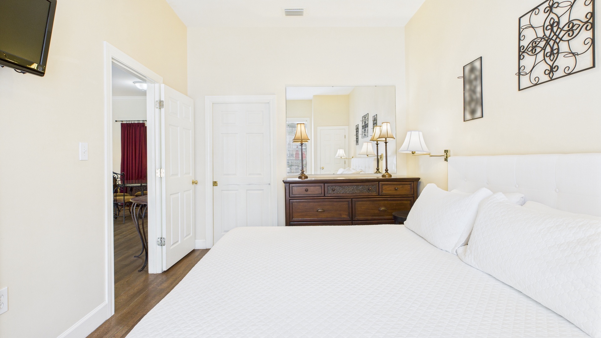Master bedroom with king bed and attached bathroom (sleeps 2)