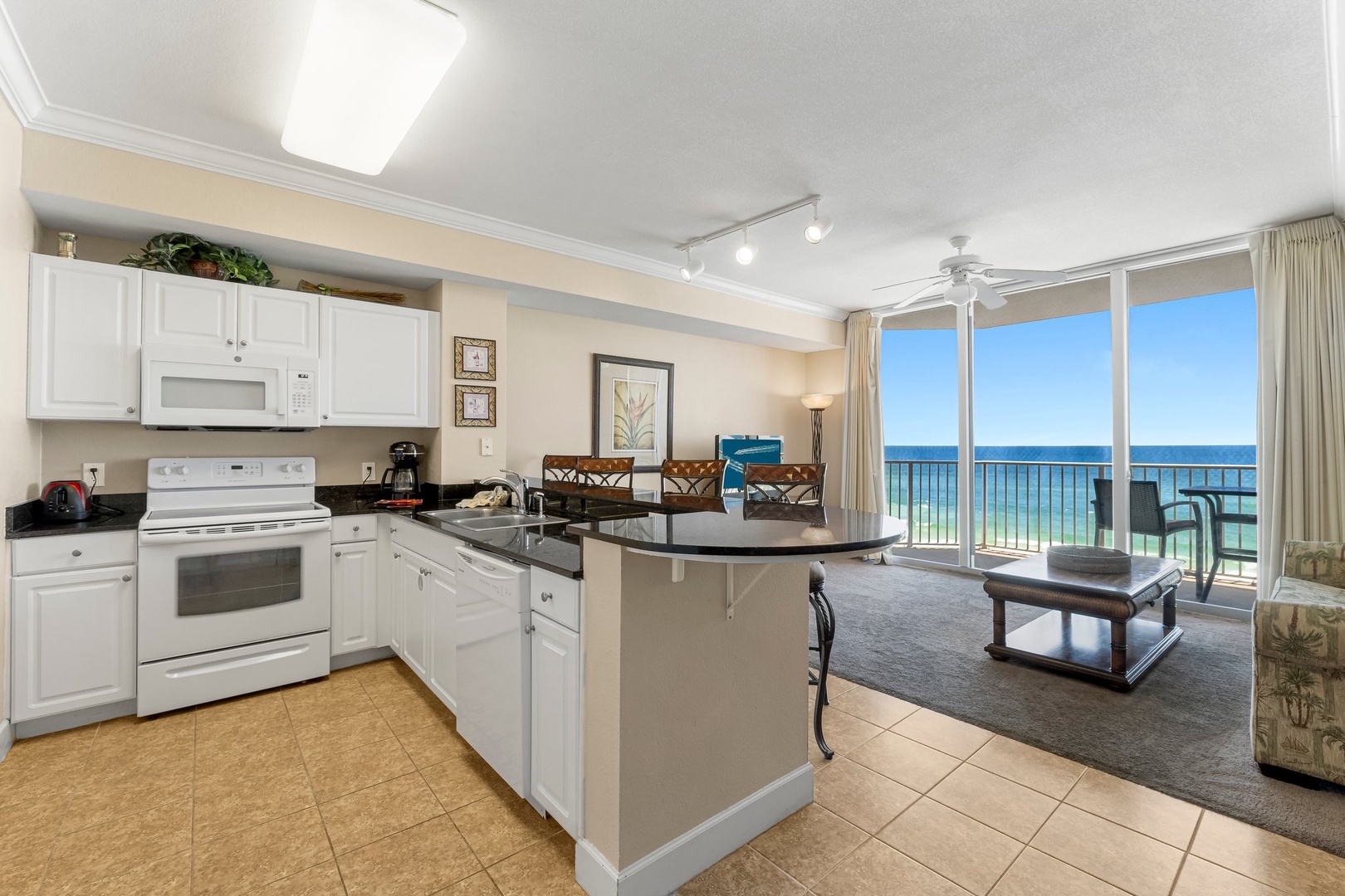 Full kitchen