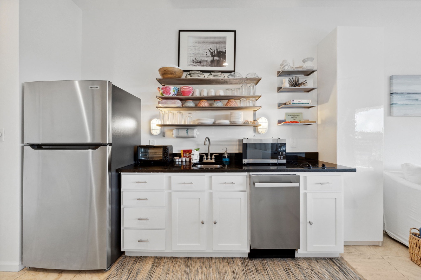 Full kitchen