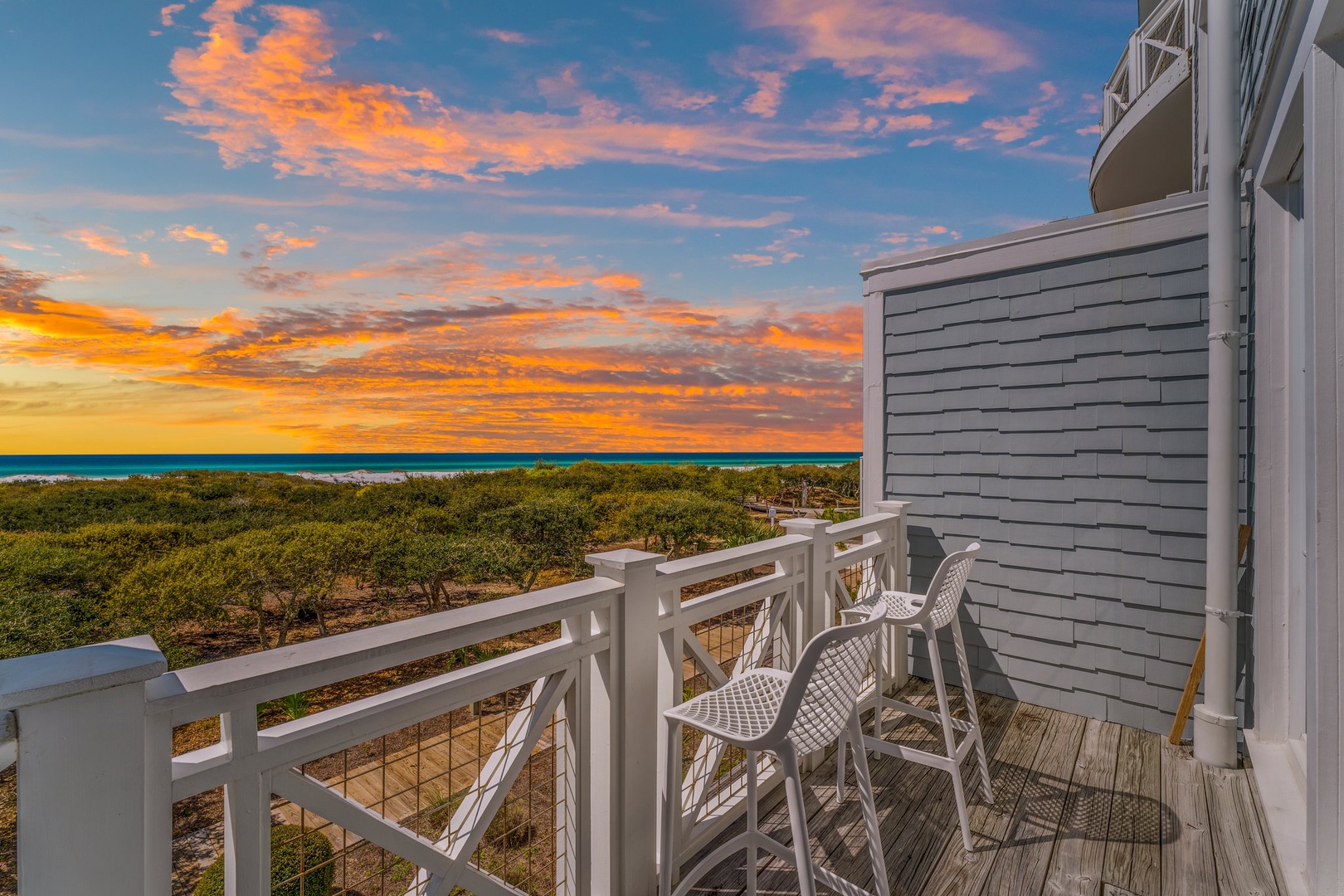 2nd floor balcony with ocean view!!