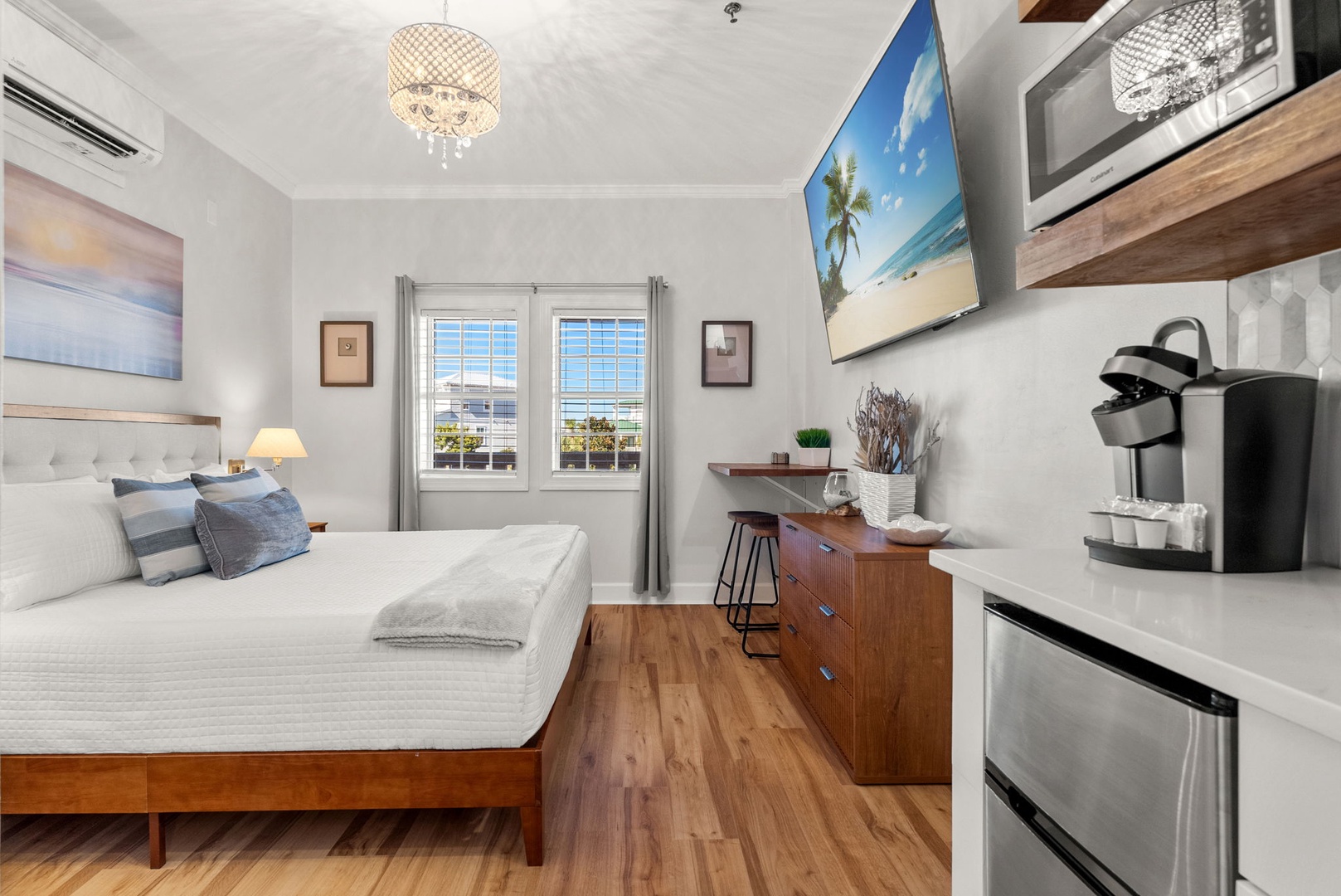 King bed and TV (sleeps 2)