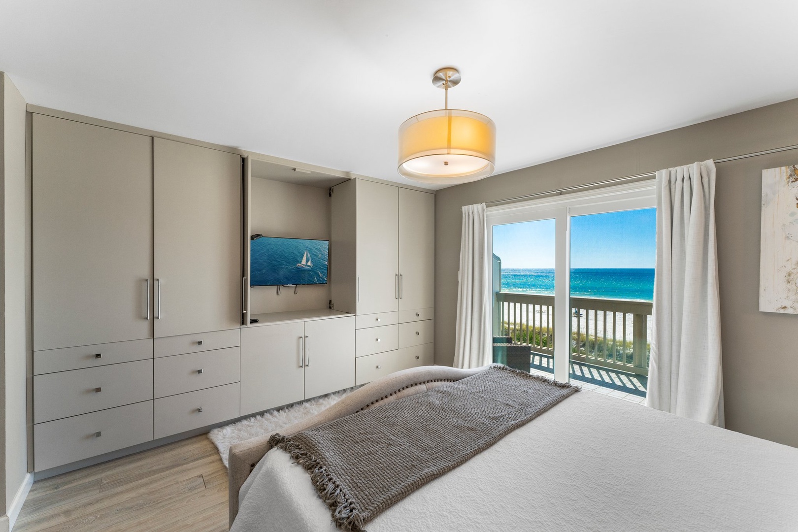 Master with king bed & private balcony