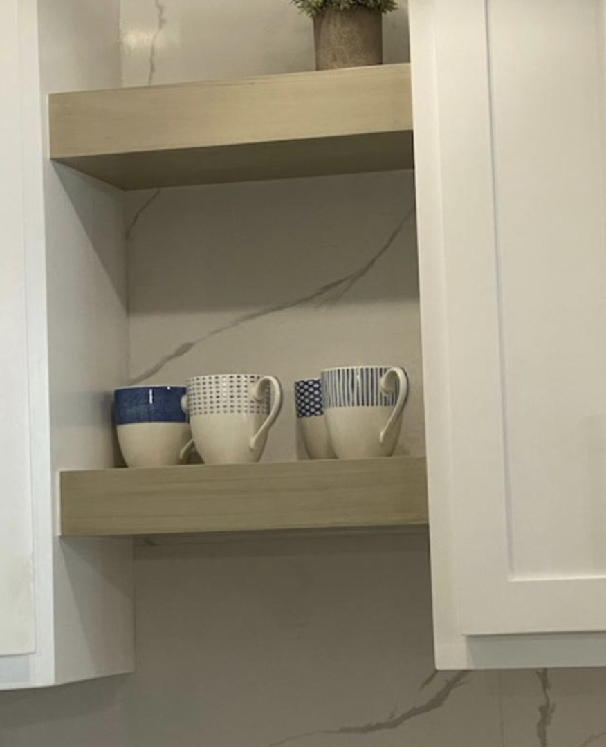 Full kitchen