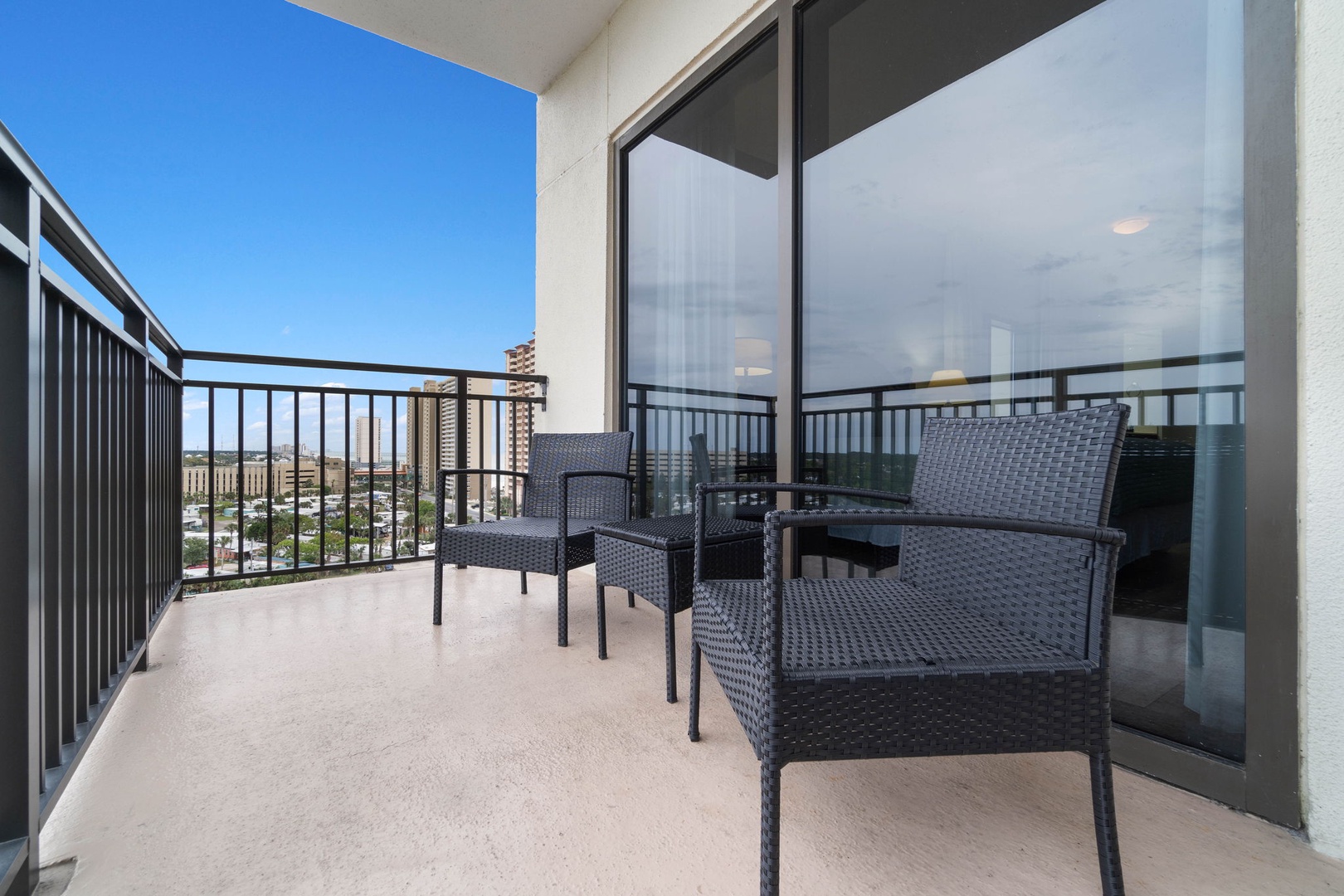 Balcony with seating