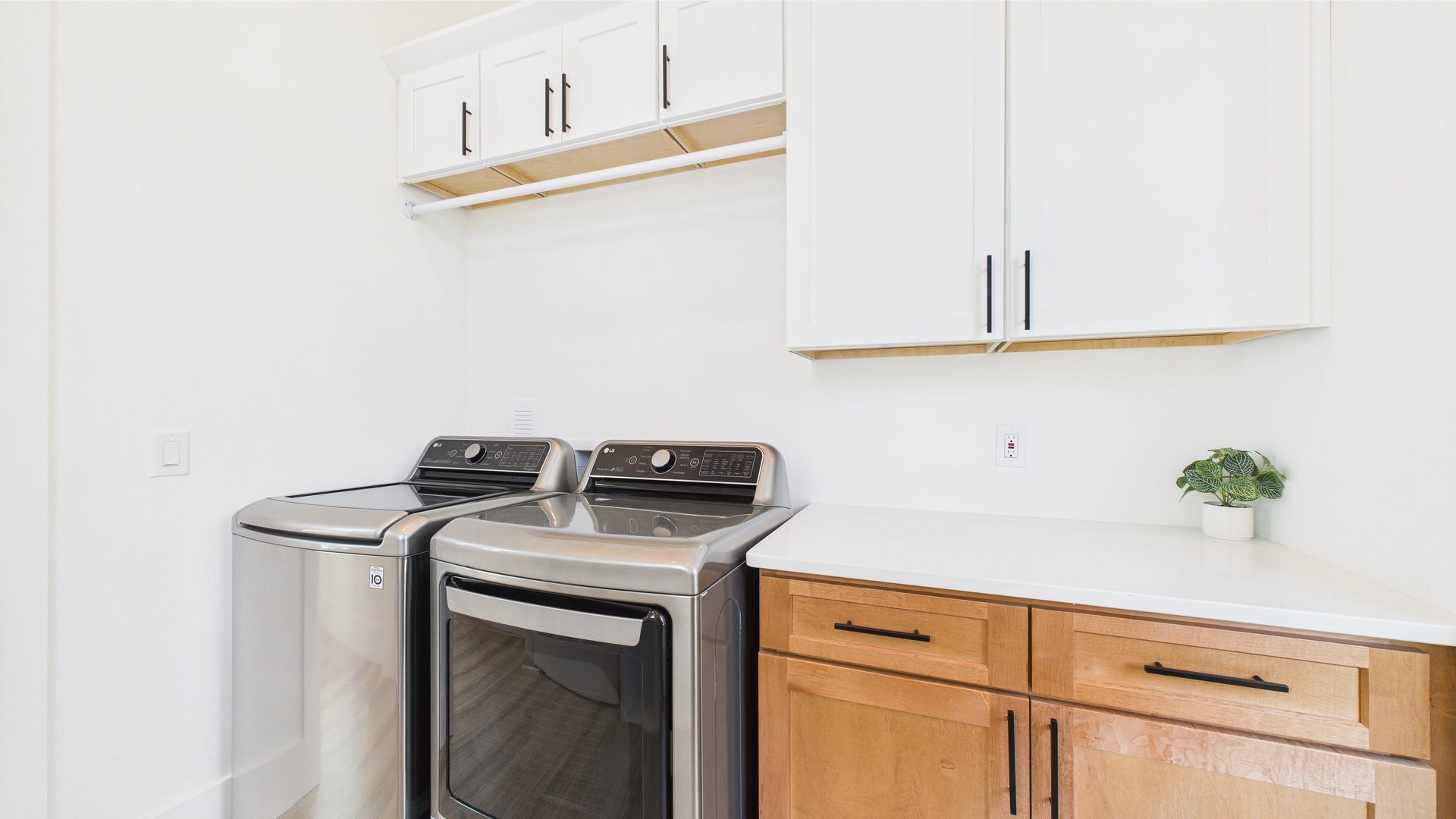 Laundry room with terrace access