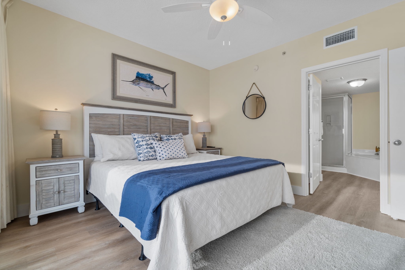 Ensuite King bedroom with balcony access