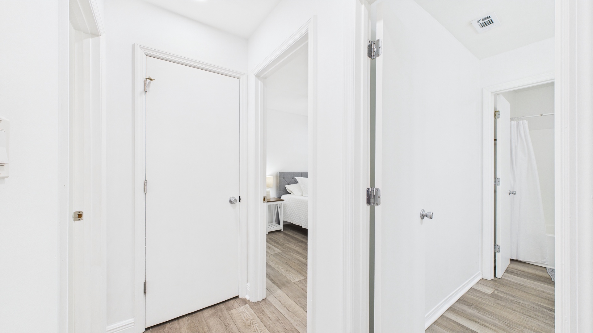 Hallway to bedrooms