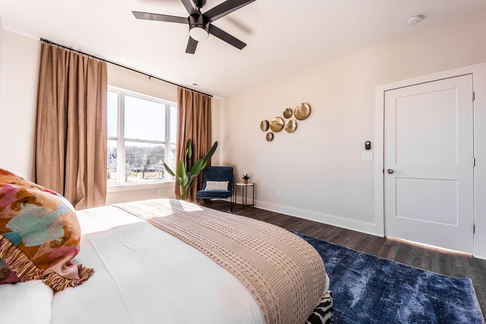 Second bedroom with king bed and ensuite bathroom