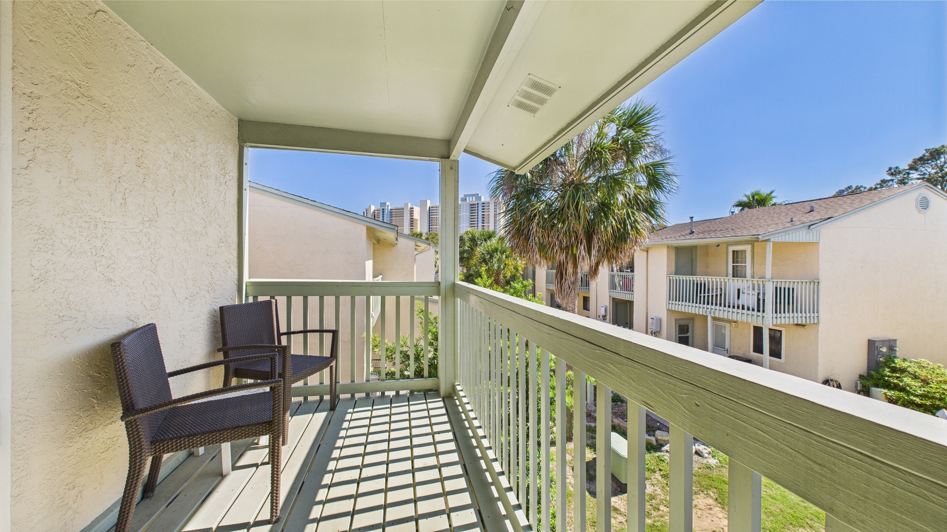 Balcony with seating