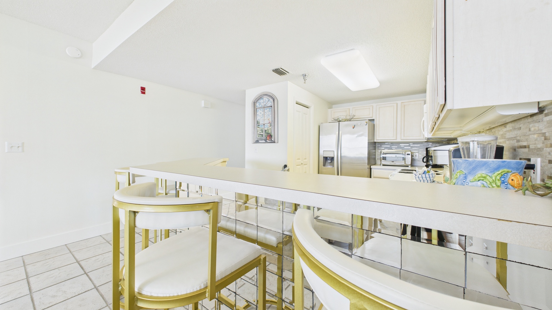 Breakfast bar on kitchen counter