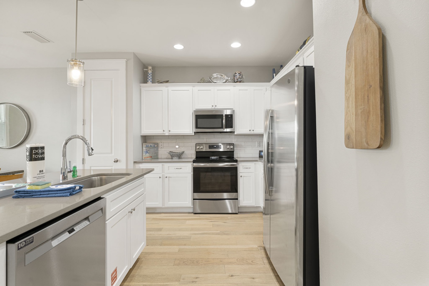 Fully applianced kitchen