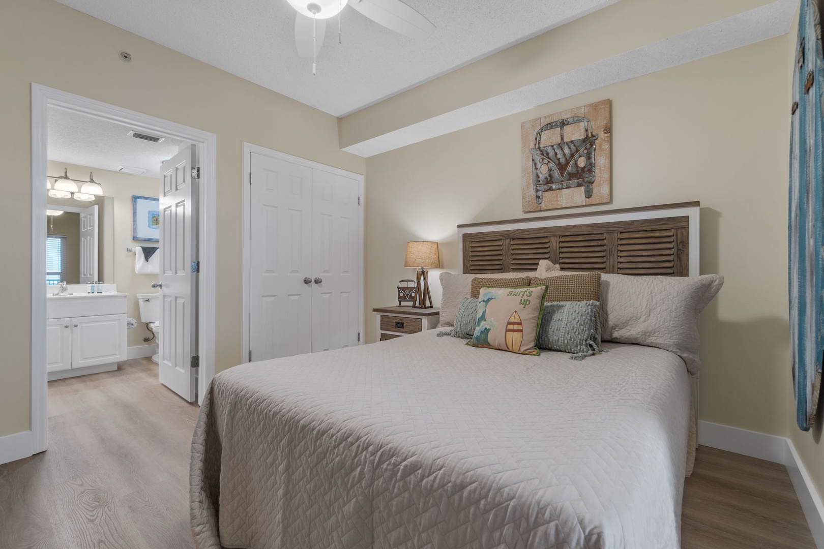 Ensuite Queen bedroom