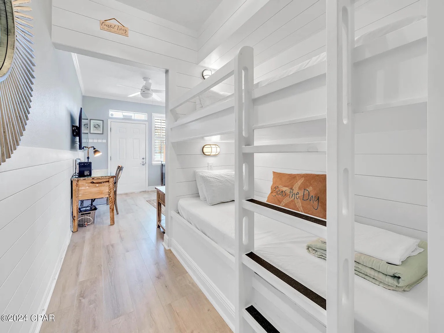 Bunk space in hallway (sleeps 2)