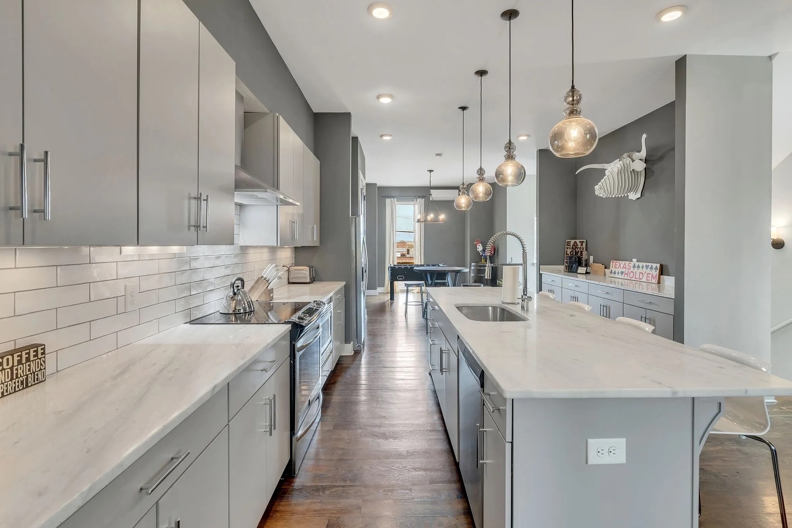 Full kitchen with breakfast bar and all the necessary cooking essentials
