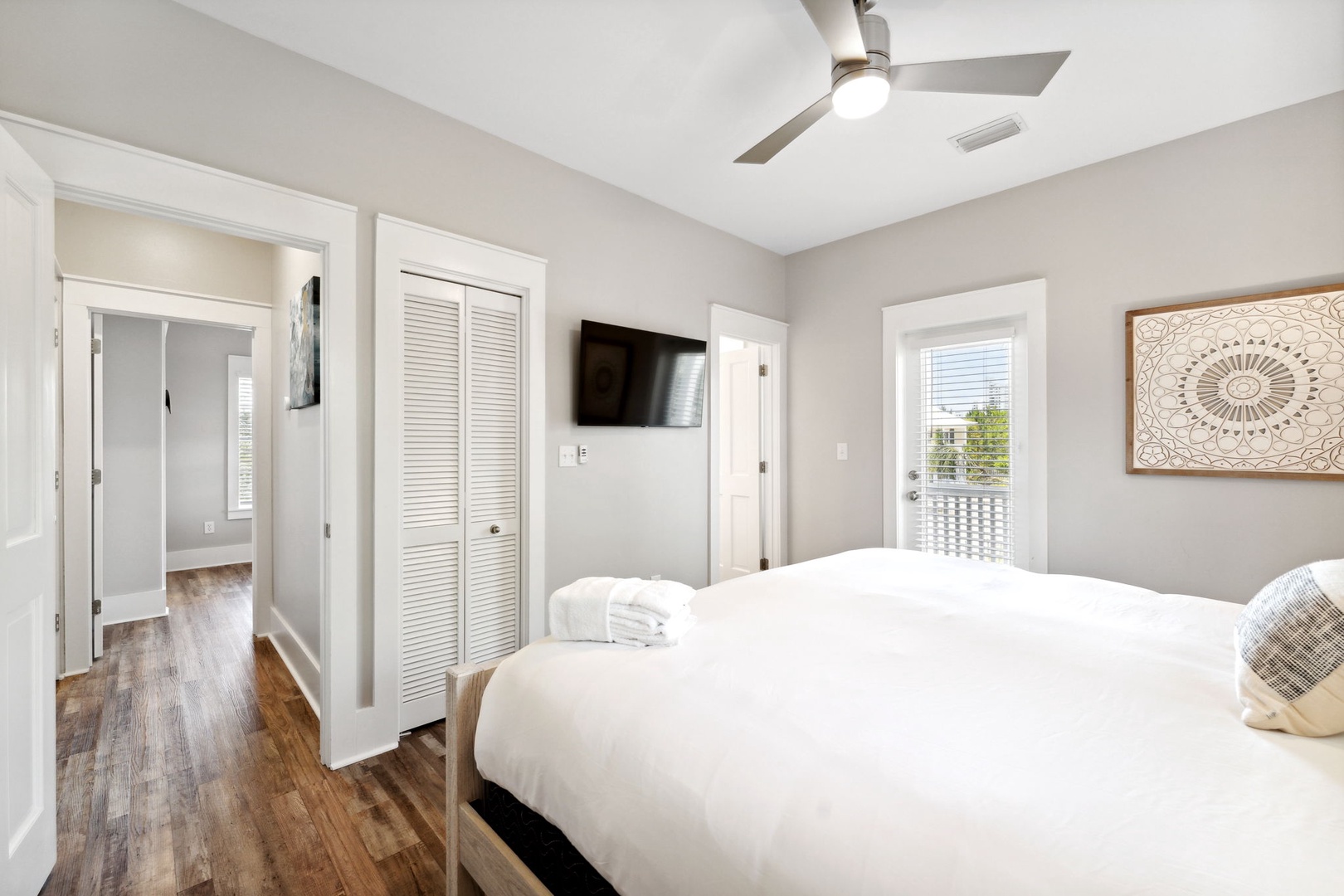 Ensuite King Bedroom with with Balcony Access
