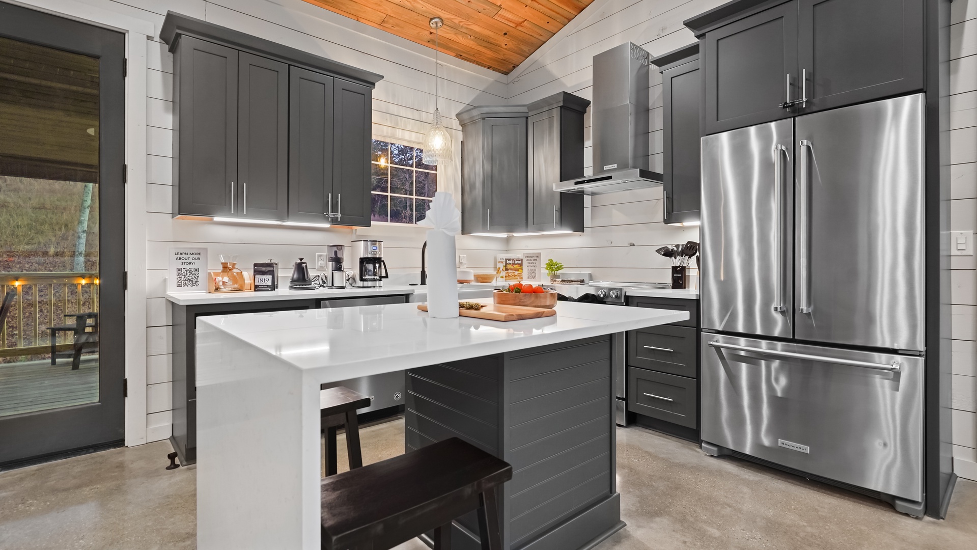 Full kitchen