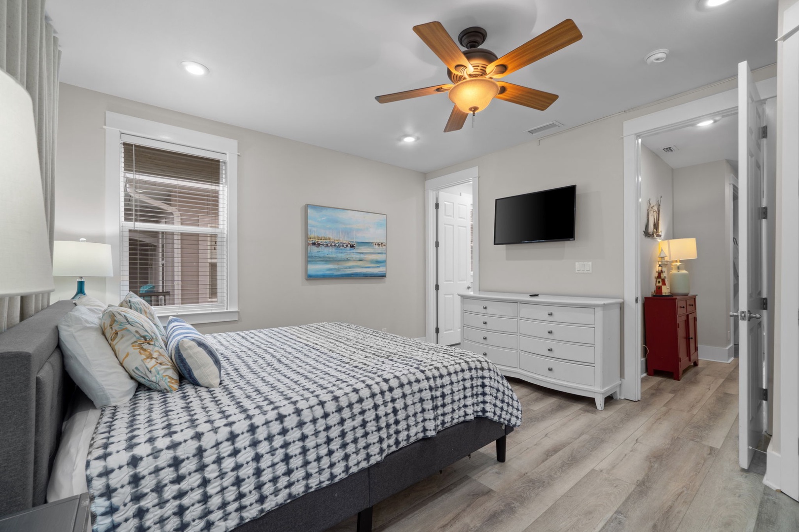2nd floor bedroom with a king bed, queen sleeper sofa and Bunk beds-6 can sleep in this room