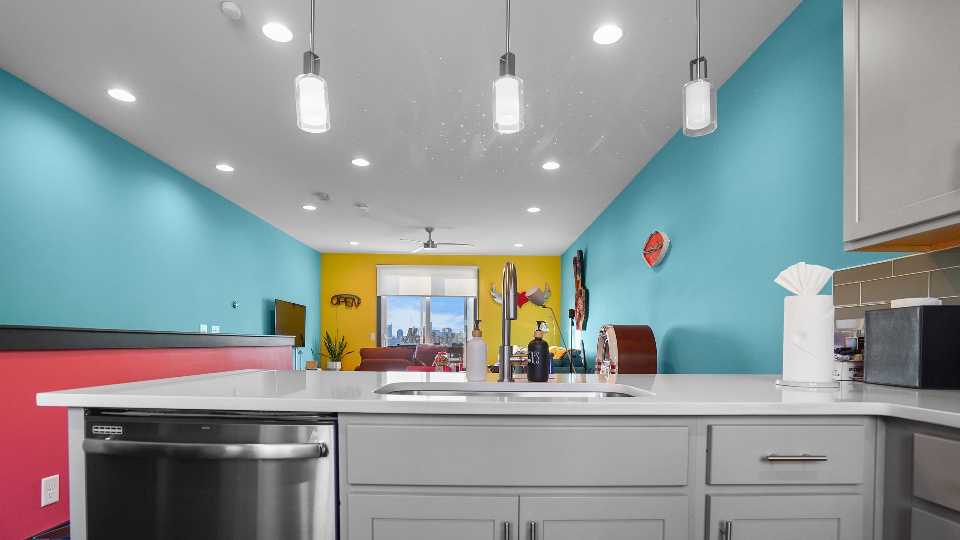 Full kitchen