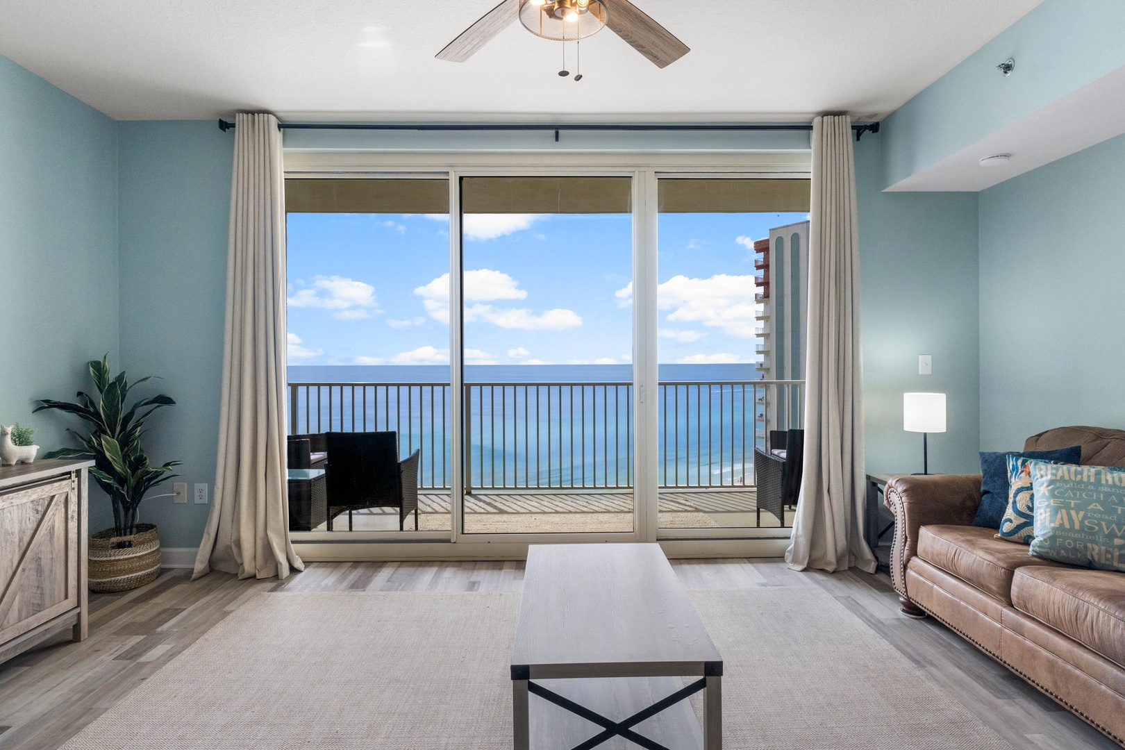 Gorgeous View from the living room and Balcony