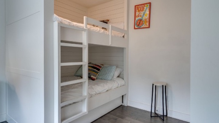 Bunk bedroom
