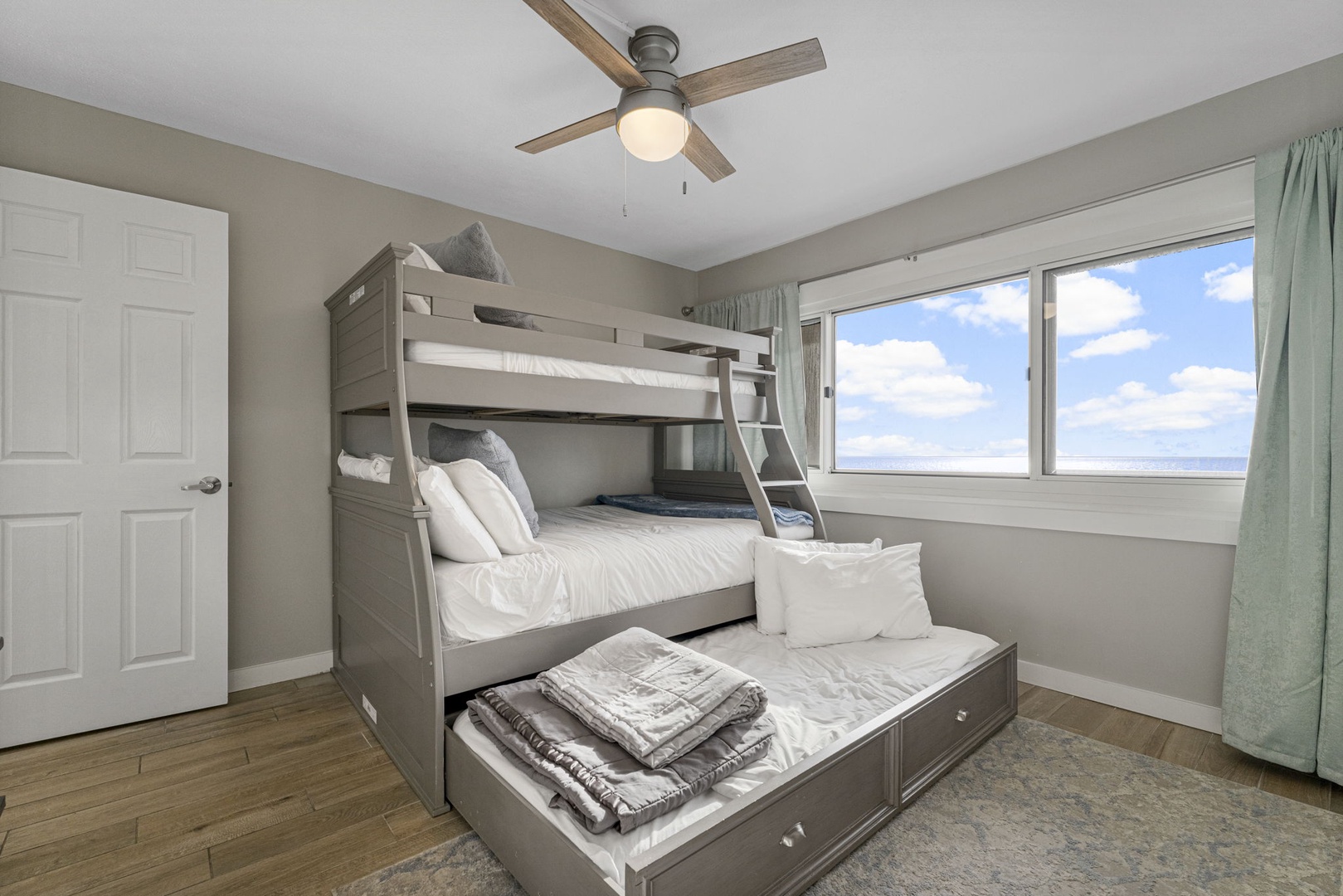 Bunkbed guest room
