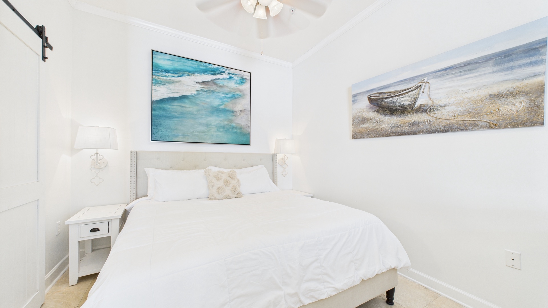 King bed with adjacent bathroom (sleeps 2)