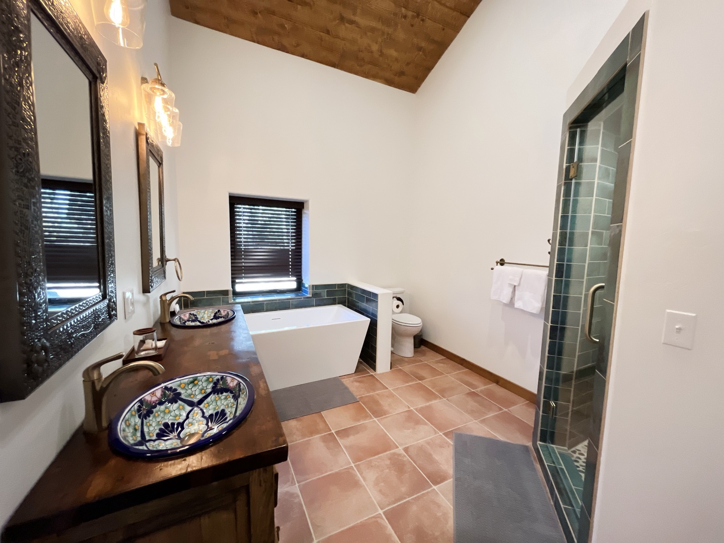 primary-bedroom-bath5