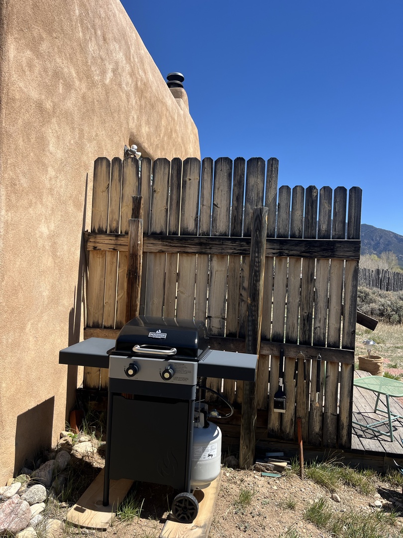 Fire up the grill for your perfect mountain getaway meal with this well-equipped BBQ station in your private outdoor space.