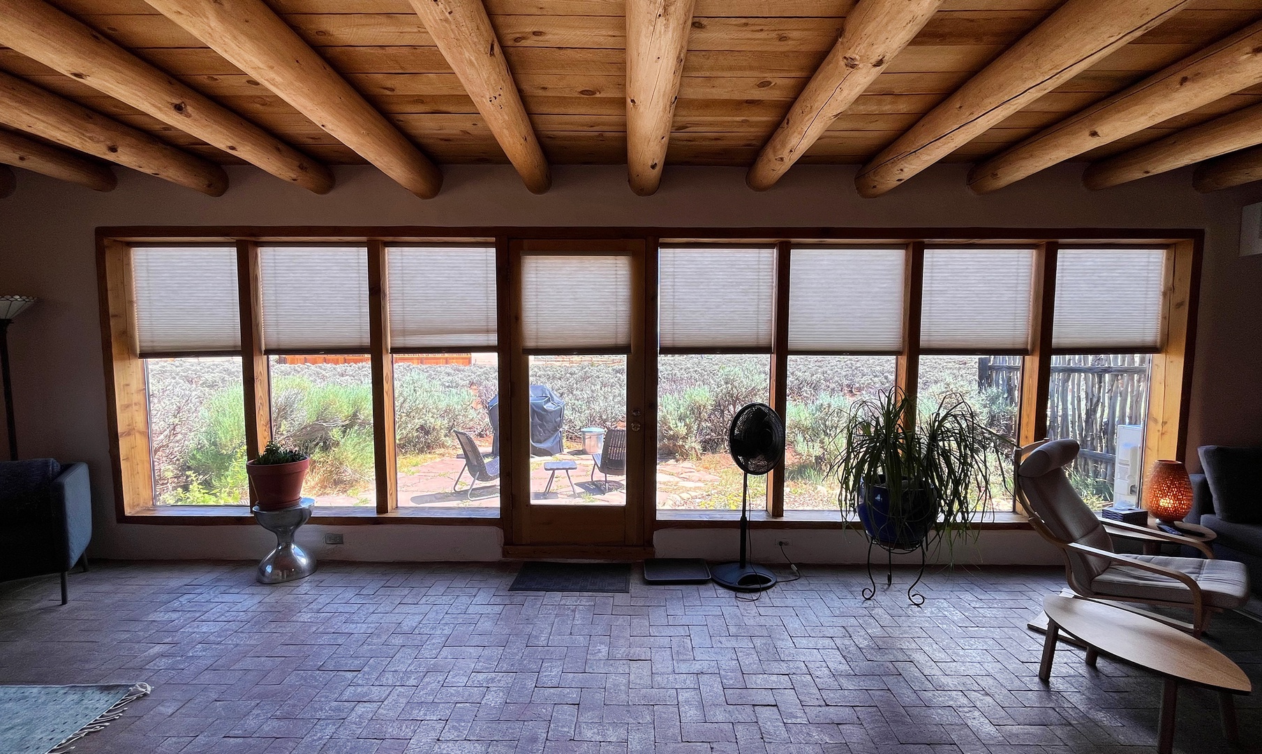 A peaceful retreat close to Taos - a great studio space!