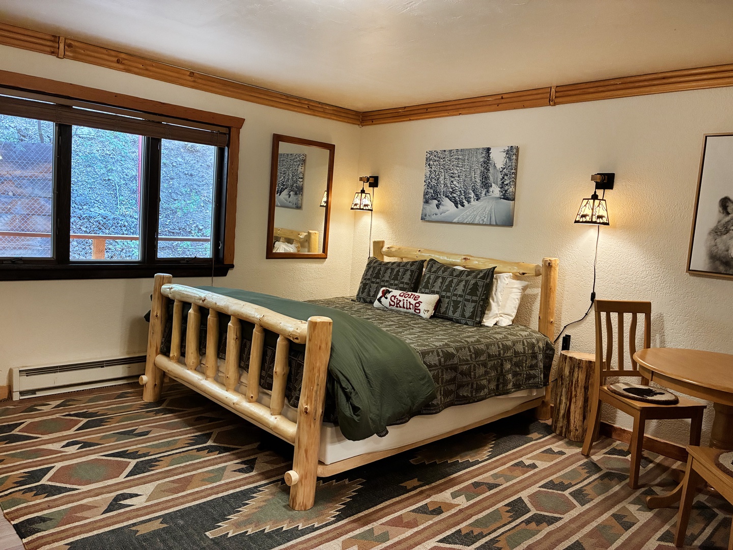 Comfortable private bedroom with private entry, king plush bed, cafe table, Smart TV