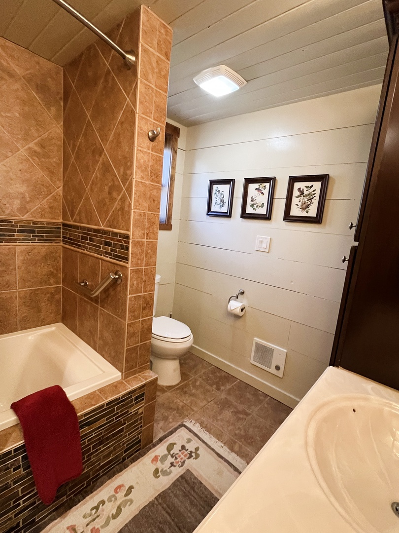 Upstairs queen bedroom bathroom