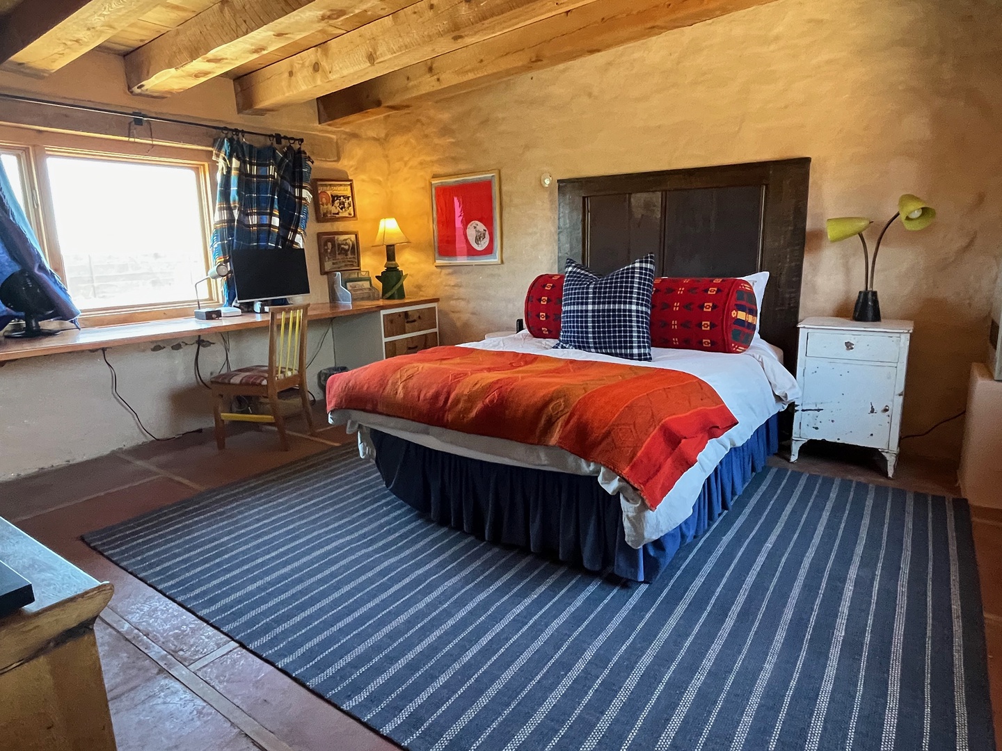 Rustic design and super cozy well appointed queen bedroom