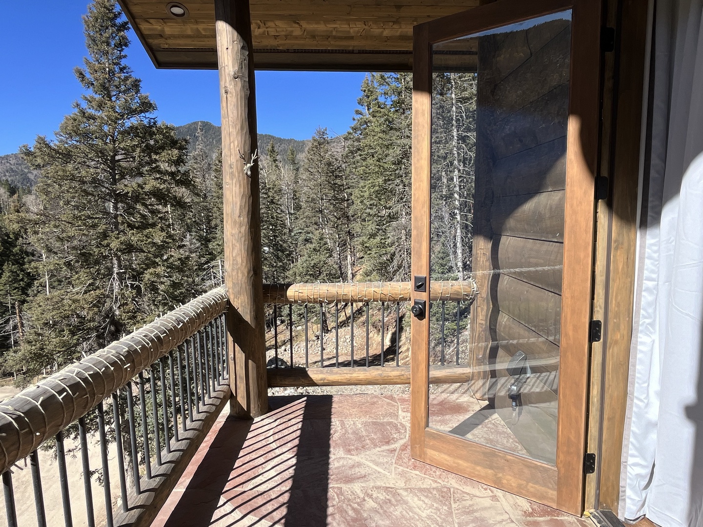 primary-bedroom-deck