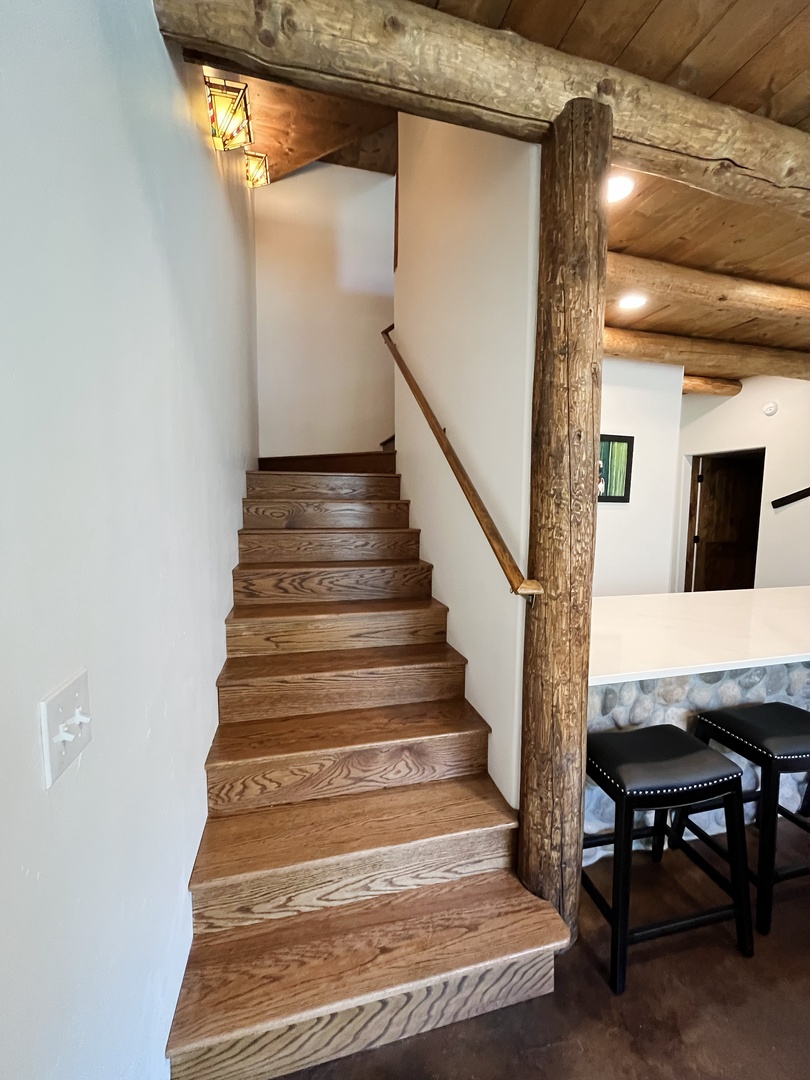 downstairs-stairs-to-main