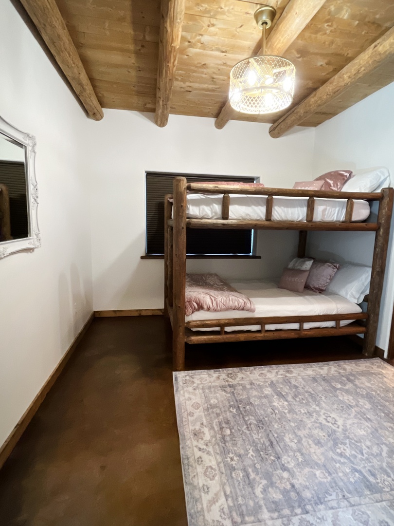 upstairs-bunk-room3