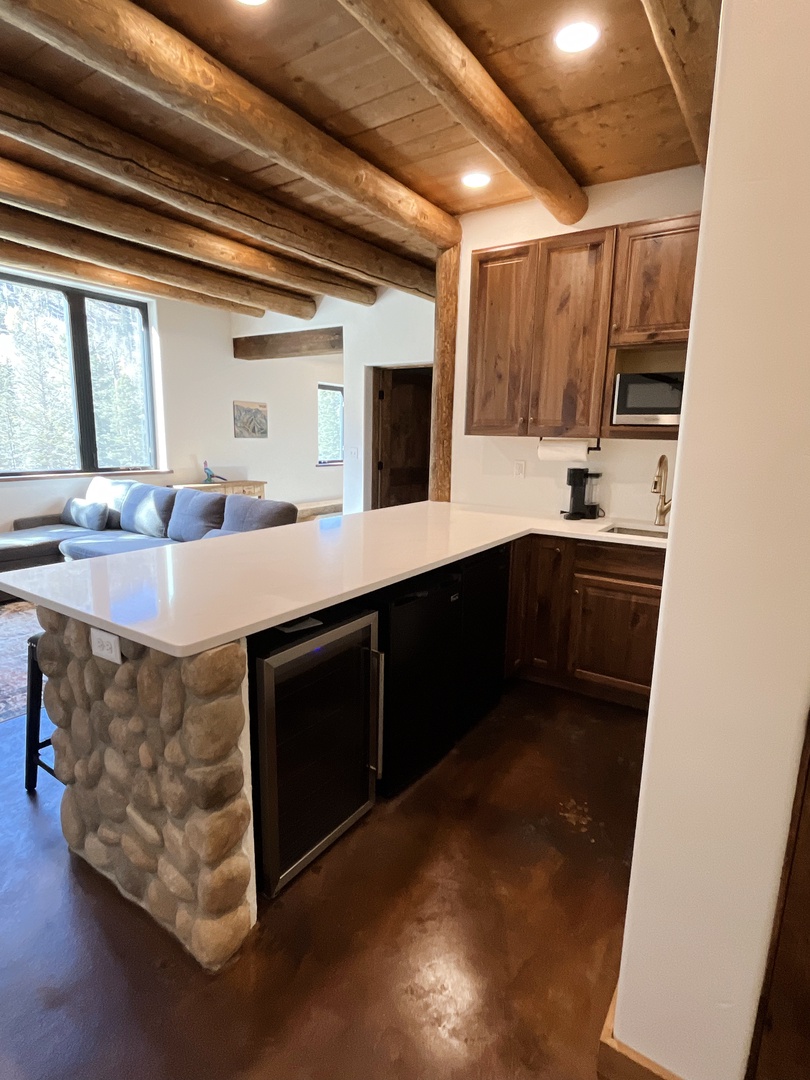 downstairs living area kitchen bar4.jpg