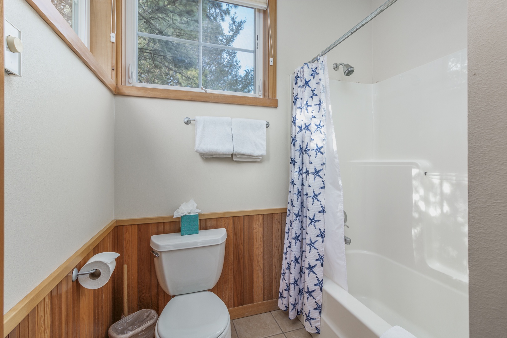 Playhouse 3 Bedroom House in Pacific City, OR