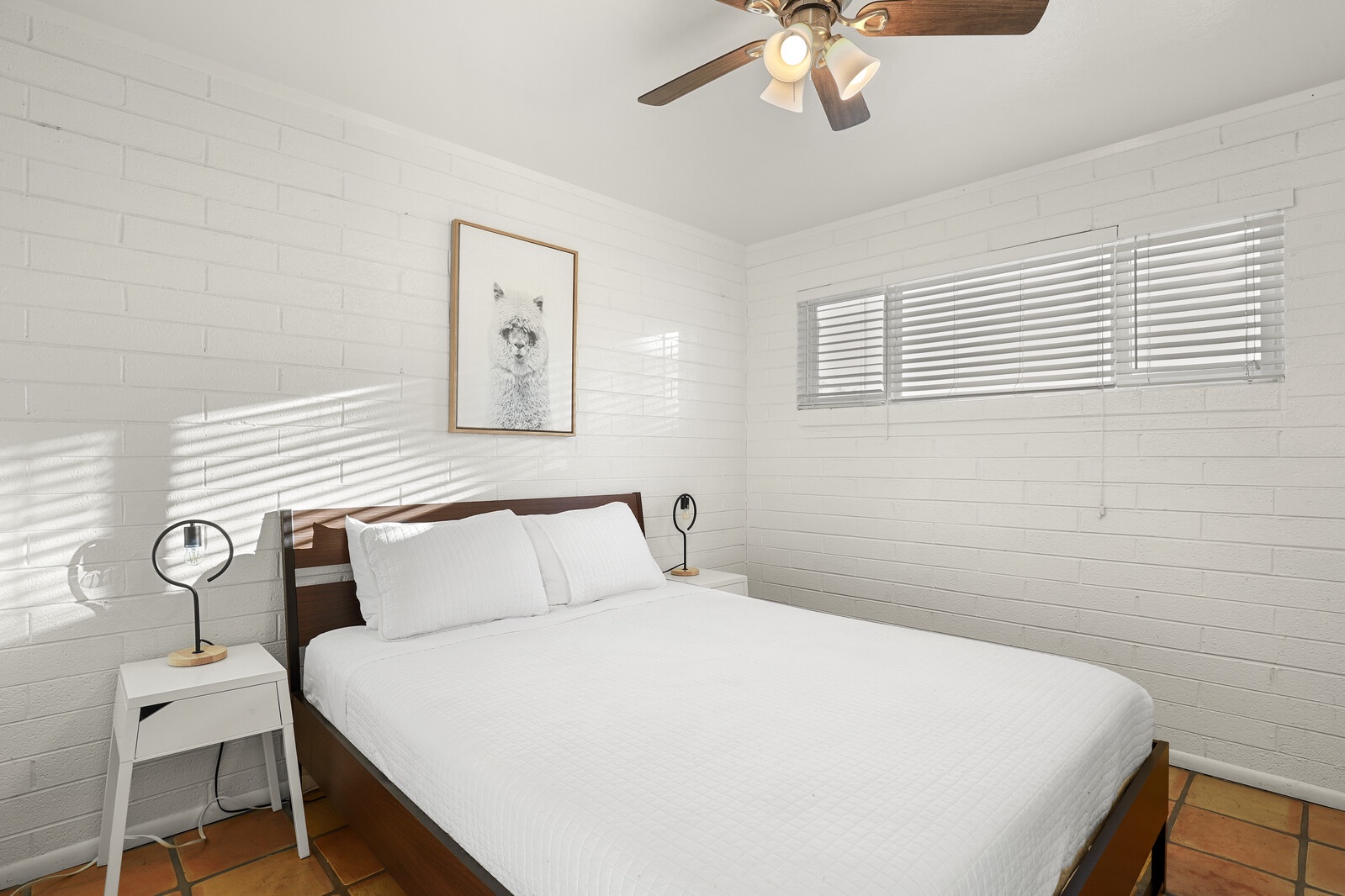 Second bedroom, queen bed