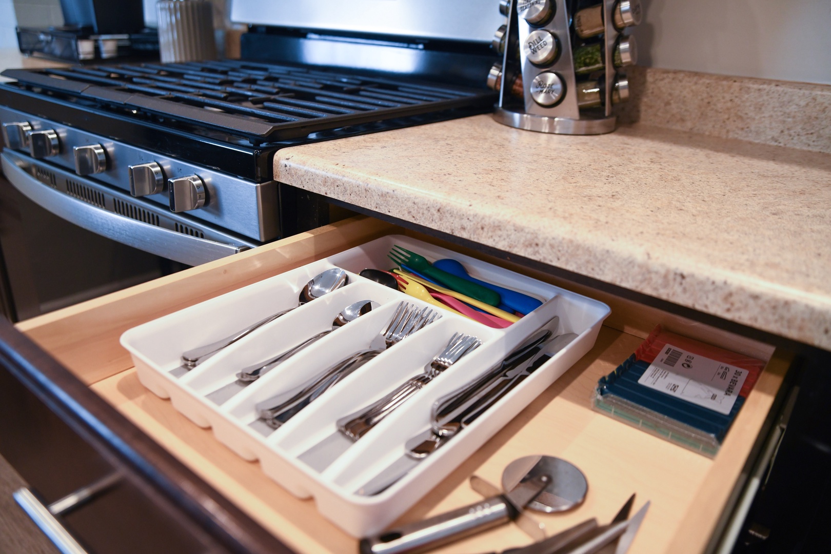 Full silverware set, even for kids!